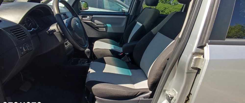 Opel Meriva cena 10999 przebieg: 212000, rok produkcji 2005 z Warszawa małe 211